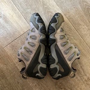 Oboz Sawtooth low hiking shoes. Men’s size 10.5